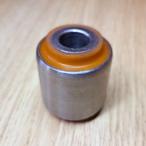 Poliuretanovii-sailentblok-poperechnogo-richaga-naruzhnii-Lincoln-Mkc-EJ7C5K652AC-EJ7C-5K652-AC-EJ7Z-5500-A-EJ7Z5500A